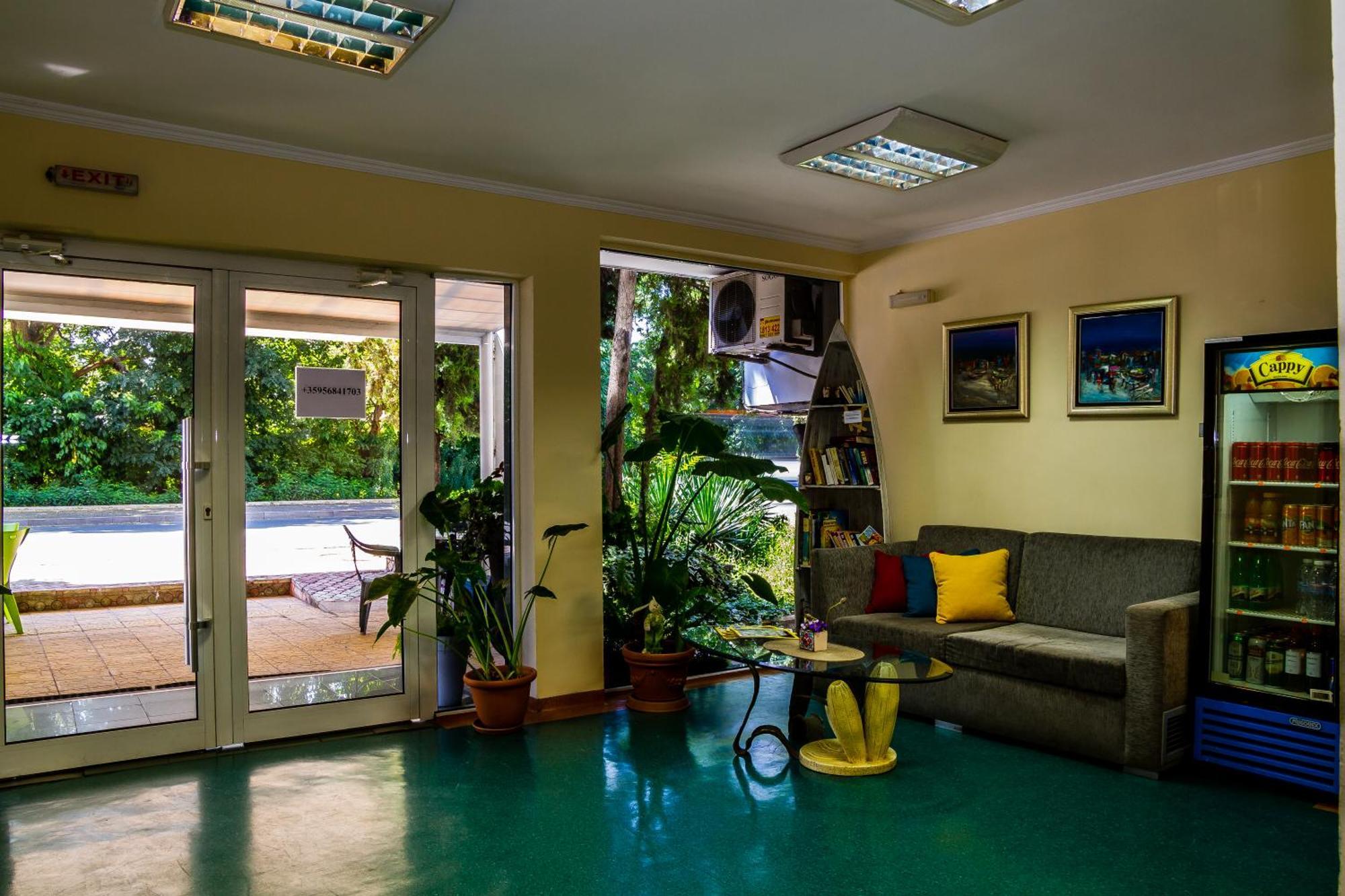 Sezoni South Burgas Hotell Exteriör bild